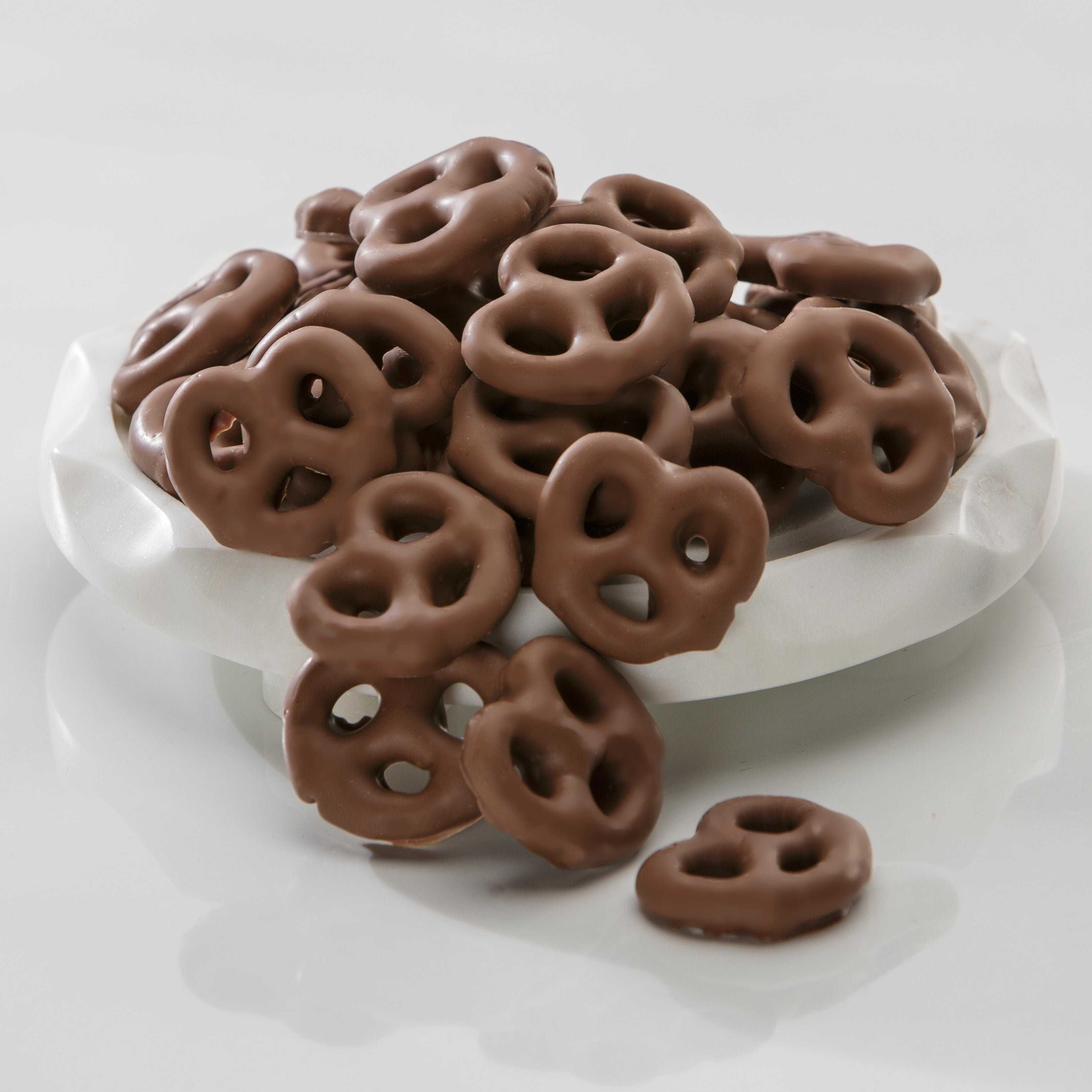 Chocolate Covered Pretzel Favor, 6-piece mini